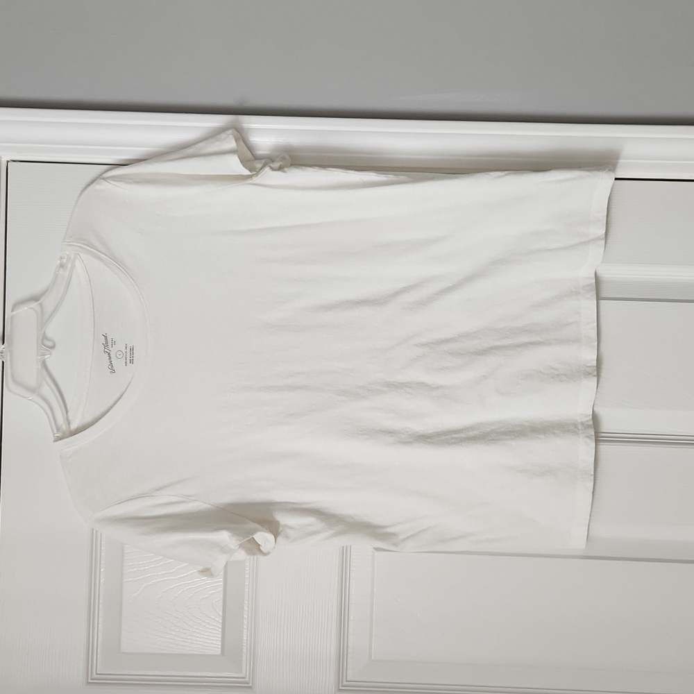Universal Thread Goods Co. | white tee | Size Large